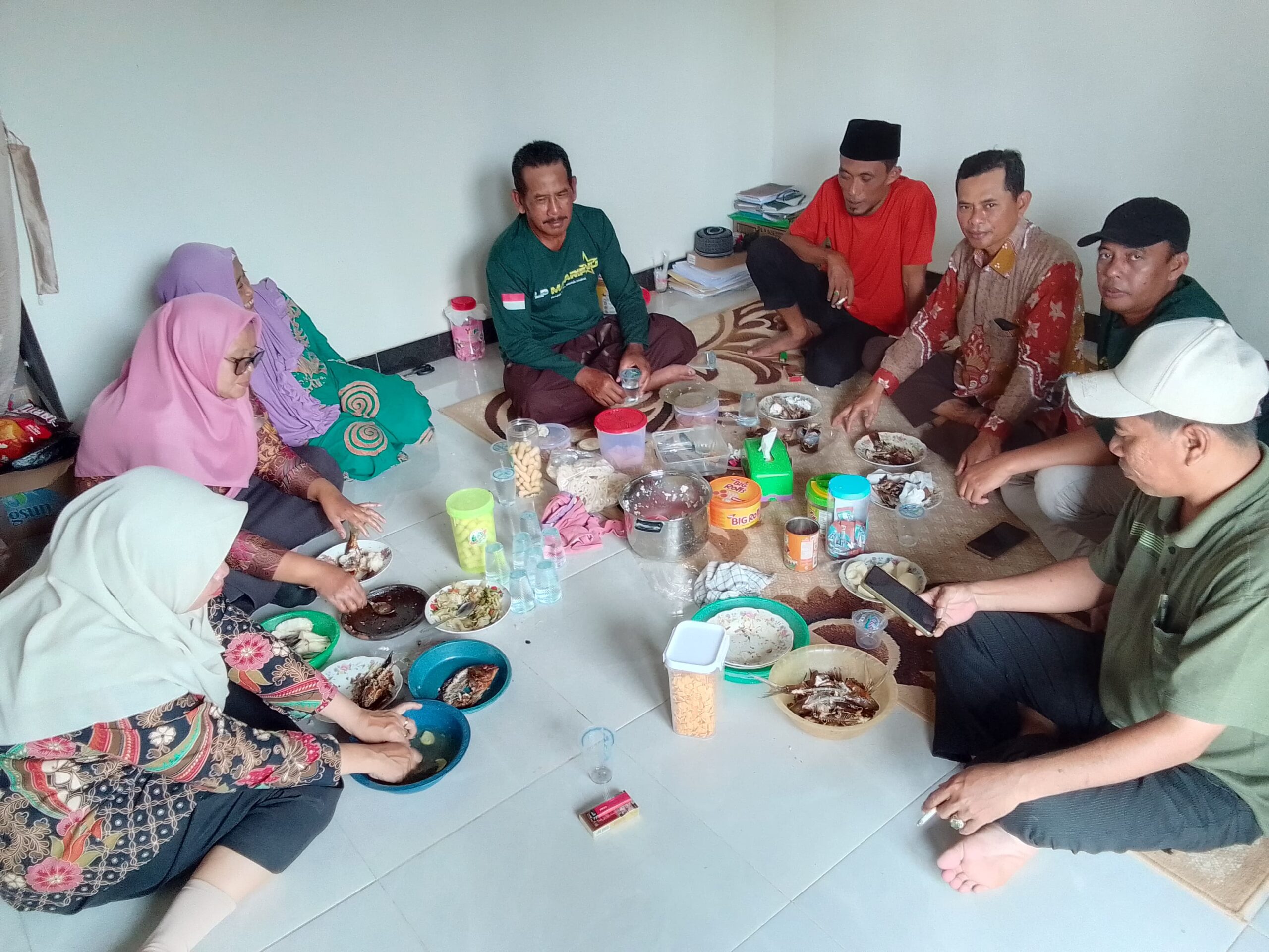 Semarak Idul Fitri: LP Maarif NU Dukun Gelar Halal Bihalal Sambil Bakaran Ikan Tambak