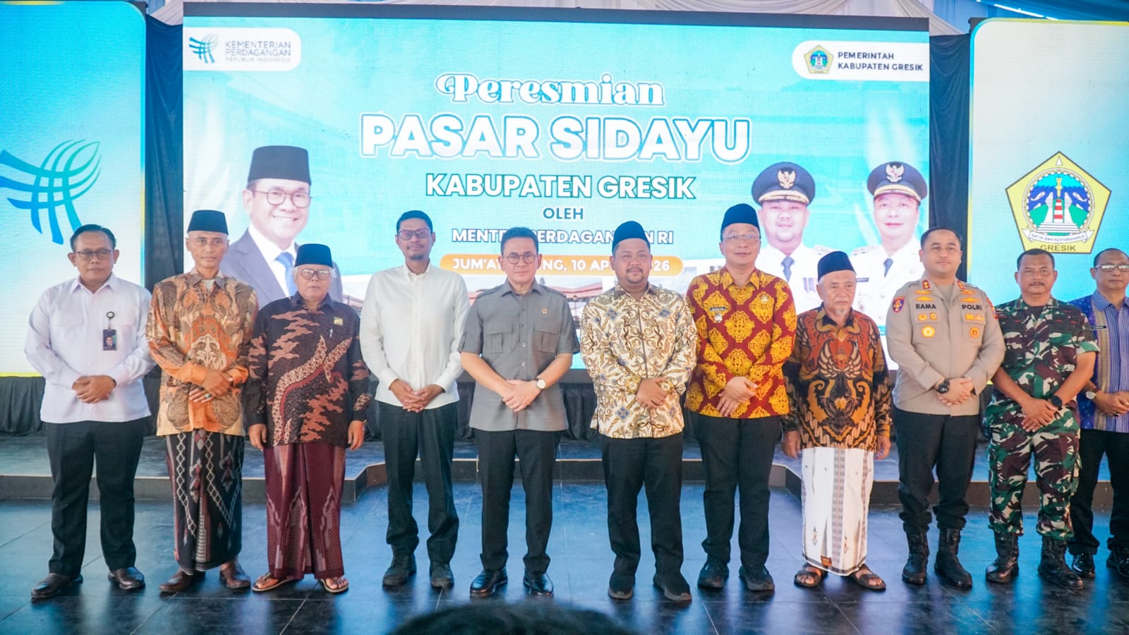 Mendag Budi Santoso Resmikan Pasar Tematik Industri Sidayu, Bupati Gresik Dorong Kebersihan Lewat Gernas Mapan dan Transaksi Digital